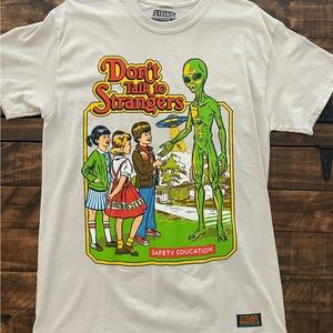 Steven Rhodes T-Shirt - “don’t talk to strangers” cream white